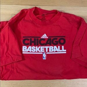 Mens short sleeve bulls tee